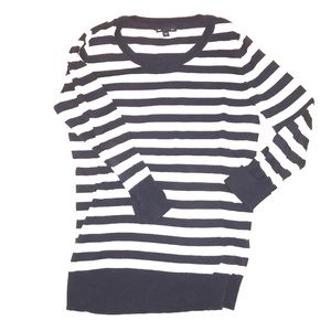 Gap navy blue and white tripped sweater